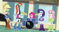 Rainbow Dash addresses her bandmates EG2