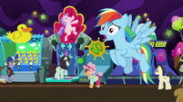 Rainbow Dash calls out to Apple Rose S8E5