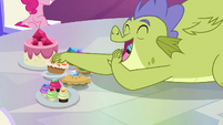 Sludge stuffs his face with Pinkie's snacks S8E24