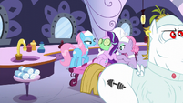 Starlight getting pampered at the spa S6E6