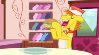 Mr. Cake about to eat his hay burger S6E15