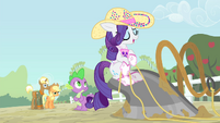 Rarity 'I am simply lending a hoof with the chores' S4E13