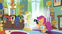 Scootaloo takes picture of broken lamp trophy S7E7