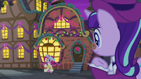 Spirit of HW Presents and Snowfall at Snowdash's house S6E8