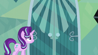 Starlight Glimmer facing Sunburst's door S6E1