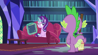 Starlight Glimmer sees Spike staring at her S6E21