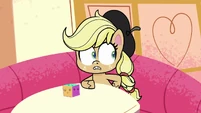 Applejack hides plate behind her back PLS1E3b.png (532 KB)