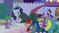 Rarity trying to reason with unicorns S9E17