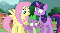 Spike interrupts Twilight and Fluttershy S3E05