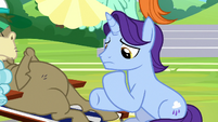 Unicorn stallion massaging Cranky's hooves S8E15