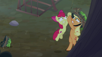 Applejack trying to free Apple Bloom S9E10