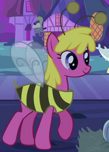Cherry Berry in a bee costume S2E04.png
