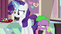 Rarity looking uncertain at red gem S9E19