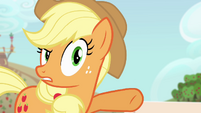 Applejack reins in her family's excitement S4E09