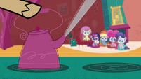 Applejack removes tea kettle from stove PLS1E8a.png (810 KB)