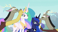 Celestia and Luna like Discord's idea S9E25