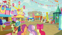 Cutie Mark Crusaders arrive to the County Fair S9E22