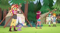 Gloriosa Daisy walks away from Sunset Shimmer EG4