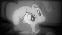 Pinkie Pie looking at train S2E24
