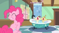 WAAAAAA! Pinkie's trying to bury us alive!
