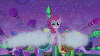 Pinkie sets off large collection of fireworks S9E17