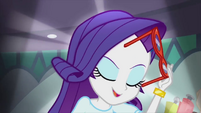 Rarity removes her glasses EG2