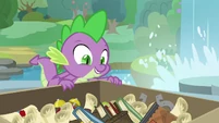 Spike looking inside the box S9E5.png (987 KB)