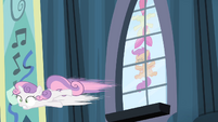 Sweetie Belle flying into the studio S4E19