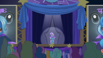 Trixie appears on the stage S6E6