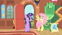 Fluttershy worried as Twilight enters S01E22