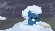 S05E02 Night Glider przykryta śniegiem