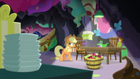 Applejack doesn't know how to leave the cave S7E23