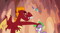 Garble sees Ember swooping down at him S6E5