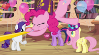 Pinkie Pie blowing party horn S4E04