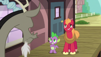 Spike and Big Mac smile nervously at Discord S6E17