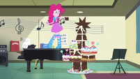 Pinkie Pie offering chocolate to her friends EGS1