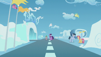 Twilight and Spike surrounded by Pegasi S5E25