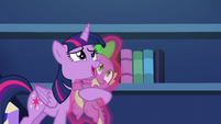 Twilight hugs Spike S5E22