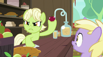 Young Granny antagonizing Grand Pear S7E13