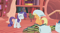 Happy Rarity and Applejack S1E08