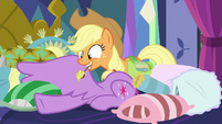 Applejack offering apple mash to Twilight S8E2