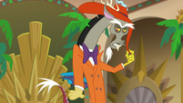 Discord glaring at Spike S6E17