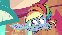 Rainbow Dash catching the falling tray PLS1E7a