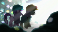 Starlight and Maud walk toward a bright light S7E4