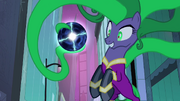 The Mane-iac with the Electro-Orb.