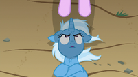 Trixie looking up at Starlight Glimmer S8E19