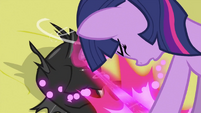 Twilight changing changeling back to normal S2E26