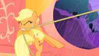 Applejack tugs on lasso S1E08