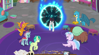 Neighsay stepping through the portal S8E26