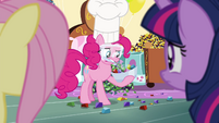 Pinkie Pie making some rock candy S4E18